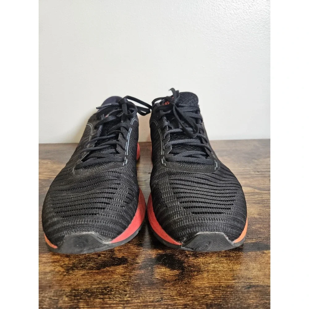 Nike used excellent
